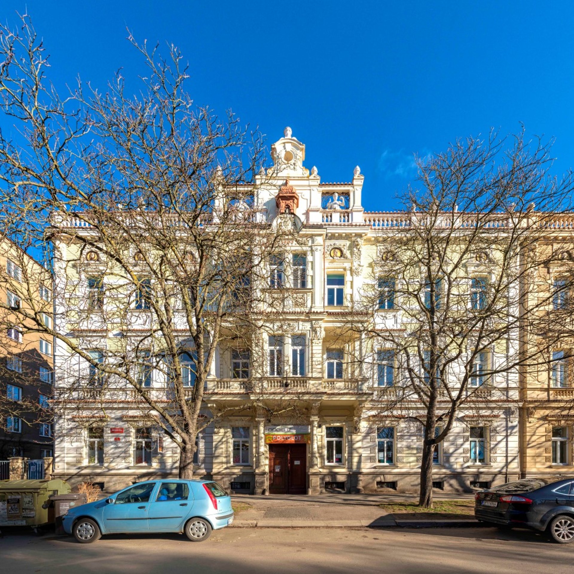 10505_cinzovni-dum-mensi.jpg 10505_cinzovni-dum-mensi.jpg